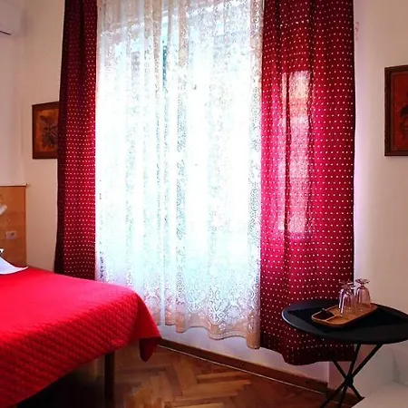 Bed & Breakfast Bed & Chic Trieste