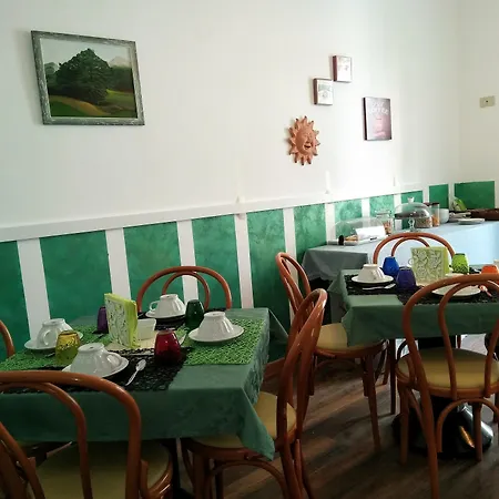 Bed & Breakfast Bed & Chic