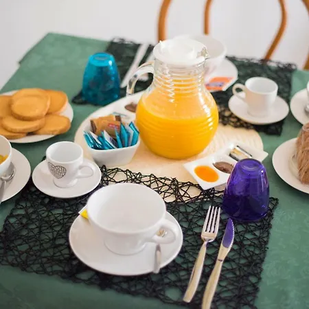 Bed & Breakfast Bed & Chic